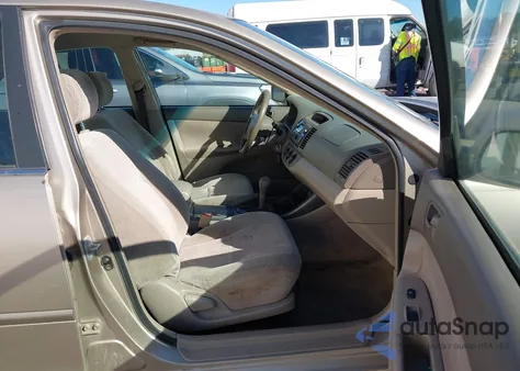 2003 Toyota Camry Le from USA, damaged, VIN JTDBE32KX30152382